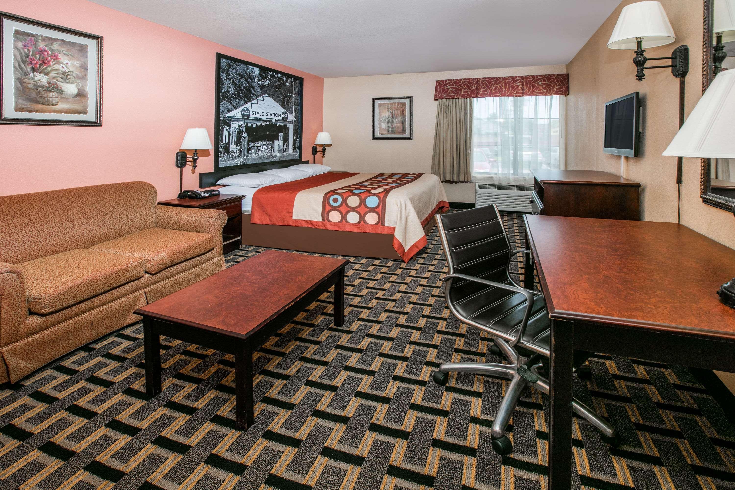 Super 8 By Wyndham Farmers Branch/north Dallas 3*