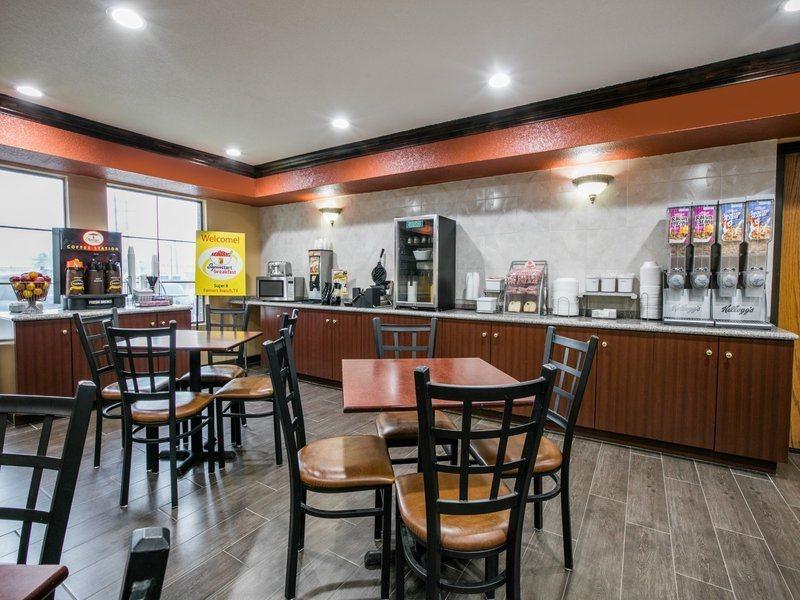 Super 8 By Wyndham Farmers Branch/north Dallas