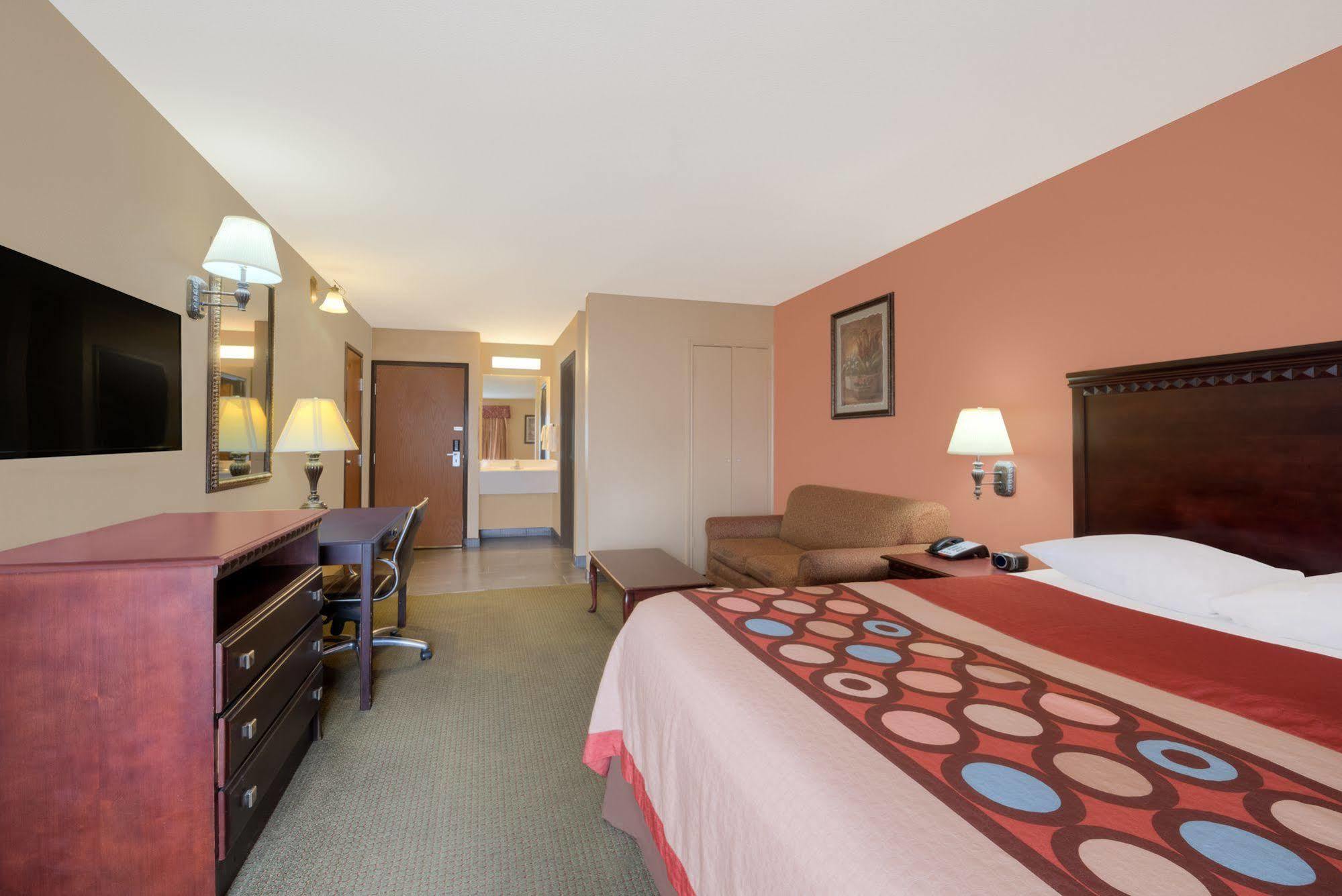 Super 8 By Wyndham Farmers Branch/north Dallas Motel Farmers Branch