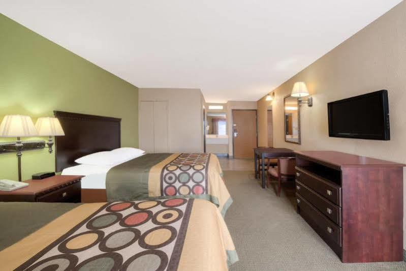 Super 8 By Wyndham Farmers Branch/north Dallas Motel 3*