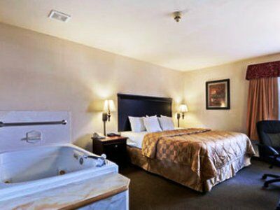 Super 8 By Wyndham Farmers Branch/north Dallas 3*
